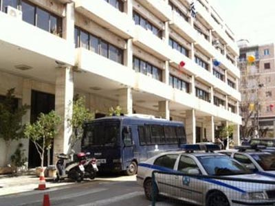 Πάτρα: Συμπλοκή σε κατάστημα τα ξημερώματα