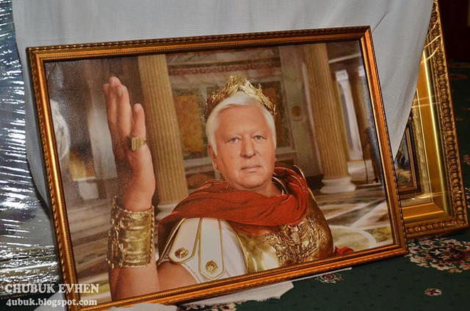 Ο Πσόνκα ποζάρει σαν Καίσαρας 