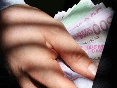 Υπόθεση απάτης σε βάρος δύο ασφαλιστικών και ιδιωτών