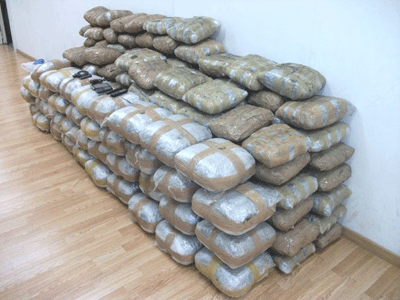 Σύλληψη 33χρονου με 263,9 κιλά κάνναβης Σύλληψη 33χρονου με 263,9 κιλά κάνναβης