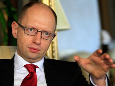 Ουκρανία: Ο Αρσένι Γιατσένιουκ διορίστηκε πρωθυπουργός από το κοινοβούλιο