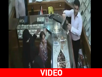 Εξάχρονη κλέβει 133.000 δολάρια από χρυσοχοείο