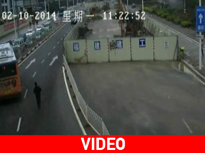 Κίνα: Κυνηγώντας το τρελό λεωφορείο