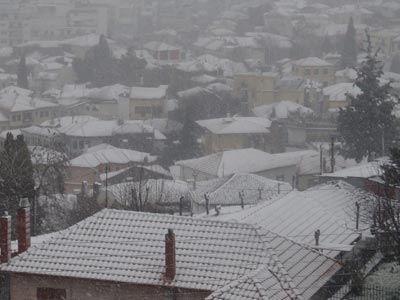 Πυκνή χιονόπτωση στα Τρίκαλα