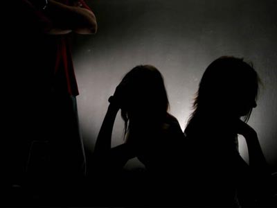 Ανήλικος κατηγορείται ότι βίασε τη μητέρα του