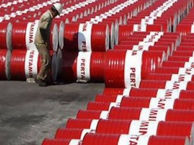 Ανταλλαγή πετρελαίου με αγαθά διαπραγματεύονται Ιράν και Ρωσία