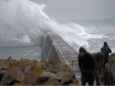 Πρωτοχρονιά με κακοκαιρία στη Βρετανία