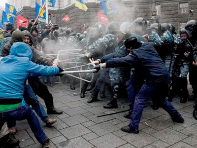 Κίεβο: Νέες συγκρούσεις μεταξύ διαδηλωτών και αστυνομικών