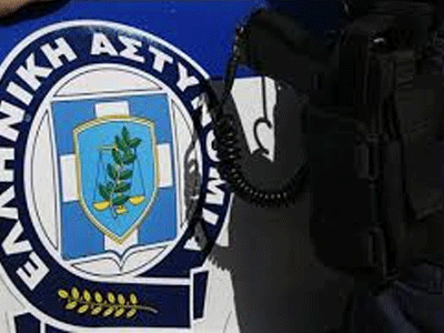 Πήγαν να της πουλήσουν φρούτα και την έκλεψαν