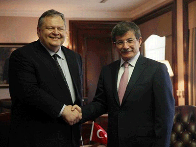 Τηλεφωνική επικοινωνία Νταβούτογλου – Βενιζέλου για τις εξελίξεις στην Κύπρο