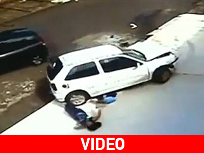 Αυτοκίνητο περνάει πάνω από παιδί δίχως να το τραυματίσει