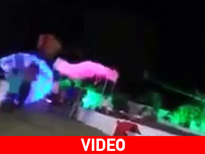 Γερανός κατέρρευσε σε γάμο στην Ινδία Γερανός κατέρρευσε σε γάμο στην Ινδία