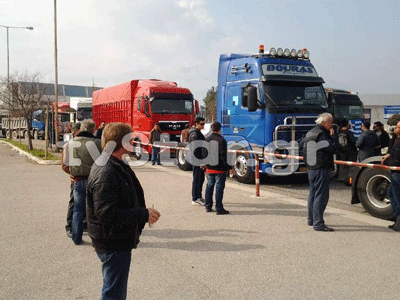Στους δρόμους οι οδηγοί φορτηγών σε Φθιώτιδα, Βοιωτία και Εύβοια