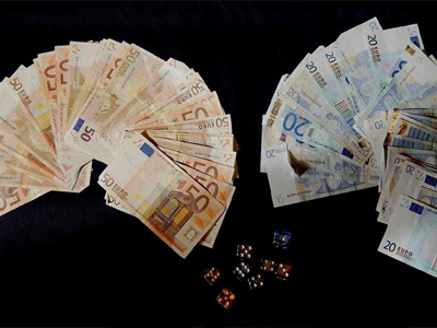 “Τζογαδόροι” στη Κρήτη επαιξαν στα ζάρια 7.455 ευρώ αλλά τα έχασαν όλα