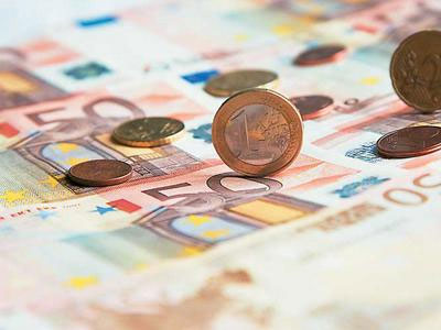 Επενδύουν τις καταθέσεις σε ακίνητα