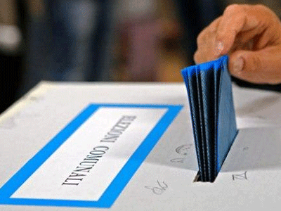 Άνετο προβάδισμα για την κεντροαριστερά του Ρέντσι