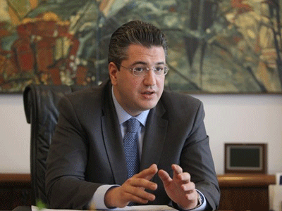 «Όχι» Τζιτζικώστα στο άνοιγμα των καταστημάτων τις Κυριακές