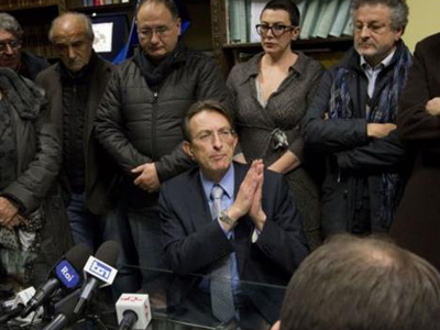 Ιταλία: Παραιτήθηκε ο δήμαρχος της Λ’ Άκουιλα εξαιτίας του σκανδάλου διαφθοράς