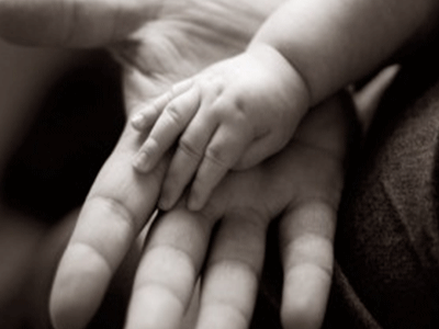 Ισπανία: Πέταξε το νεογέννητο μωρό της απ΄ το παράθυρο