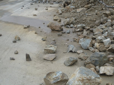 Κλειστή λόγω κατολίσθησης η παλαιά εθνική οδός Πατρών – Κορίνθου