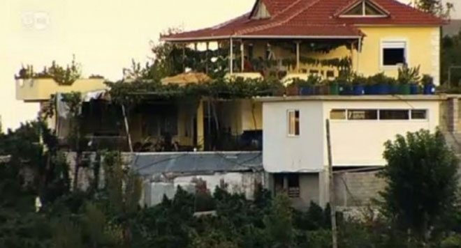 Τα ναρκωτικά βρίσκονται κυριολεκτικά στις αυλές των σπιτιών 