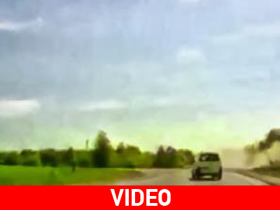 Αυτοκίνητο εκσφενδονίζεται στον αέρα – Σοκαριστικό βίντεο