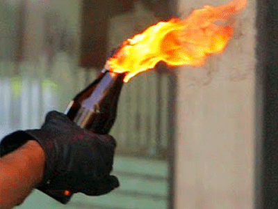 Πέταξαν μολότοφ σε περιπολικό στη Λ. Κηφισίας