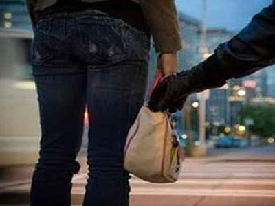 Έξι χρόνια κάθειρξη για αρπαγή τσάντας με 100 ευρώ