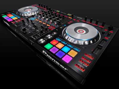 Pioneer DDJ-SZ: ένας ευέλικτος και ανθεκτικός controller τεσσάρων καναλιών υψηλής απόδοσης