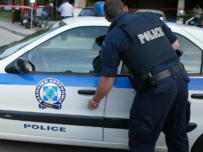 Τώρα: Βουτιά στο κενό για άνδρα στην Άνω Γλυφάδα