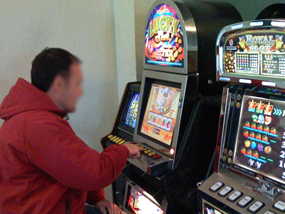 Θεσσαλονίκη: Είκοσι συλλήψεις για «φρουτάκια»