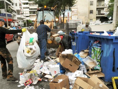 Έπαθε ηλεκτροπληξία όταν πήγε να αδειάσει τον κάδο