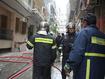 Αυτοκίνητο τυλίχτηκε στις φλόγες στην Πάτρα