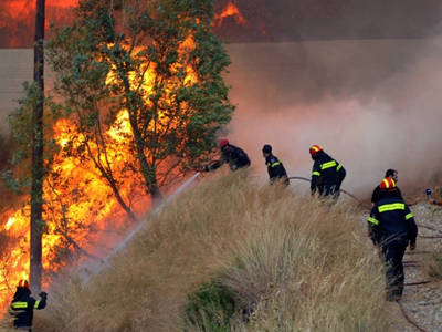 Ηλεία: Άρχισαν οι φωτιές – Τρέχει η πυροσβεστική