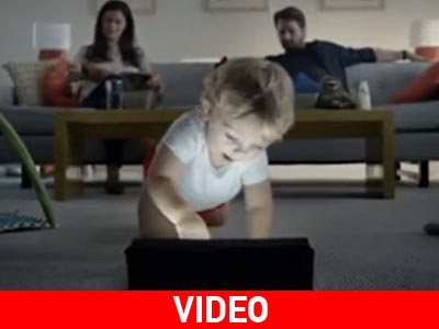 Να γιατί δεν πρέπει να αφήνεις ένα μωρό να παίζει με το tablet