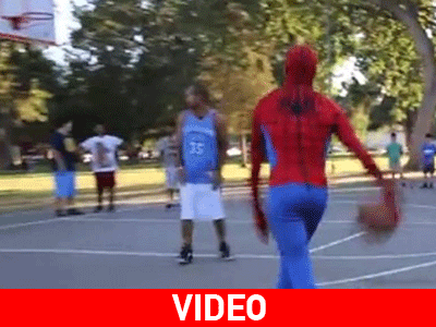 Ο spiderman ξέρει καλό μπάσκετ
