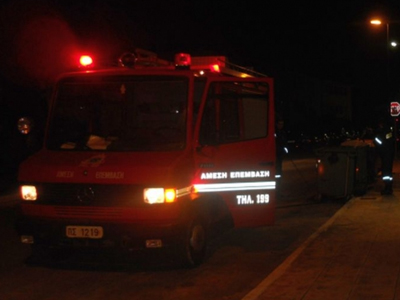 Φωτιά σε λυόμενο στη Σαλαμίνα