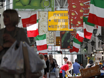 Ιταλία: Στους δρόμους έμποροι και βιοτέχνες για την οικονομία