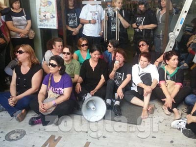 Επαναπροσλαμβάνονται οι καθαρίστριες