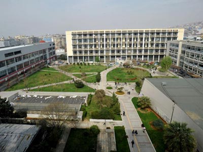 Διεκόπη η συνεδρίαση της Συγκλήτου στο Αριστοτέλειο