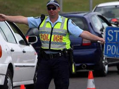 Τρία άτομα συνελήφθησαν να οδηγούν το ίδιο όχημα υπό την επήρεια αλκοόλ