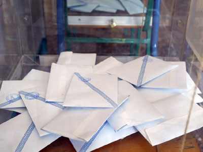 Ένταση με μέλη της Χρυσής Αυγής σε εκλογικό τμήμα της Αθήνας