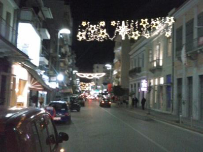 Πάτρα: Φόρεσε τα γιορτινά της η οδός Αγίου Ανδρέου