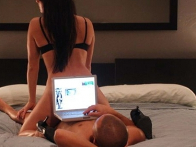 Έξι στους δέκα Έλληνες είναι εθισμένοι στο διαδικτυακό σεξ