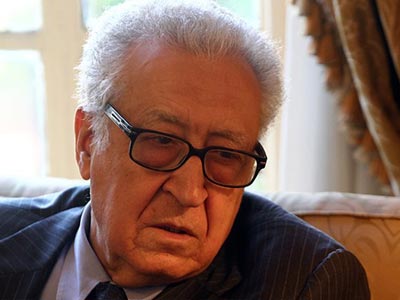 Οι δύο συριακές αντιπροσωπείες στο ίδιο τραπέζι με τον Λαχντάρ Μπραχίμι