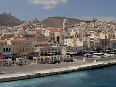 Τροχαίο με δύο τραυματίες στη Σύρο