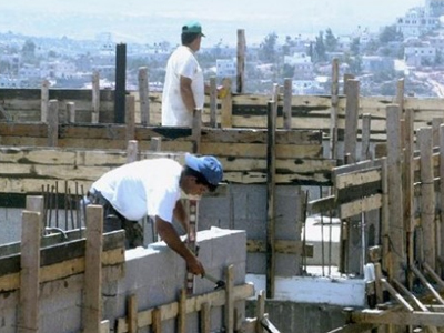 Μικρή αύξηση της οικοδομικής δραστηριότητας