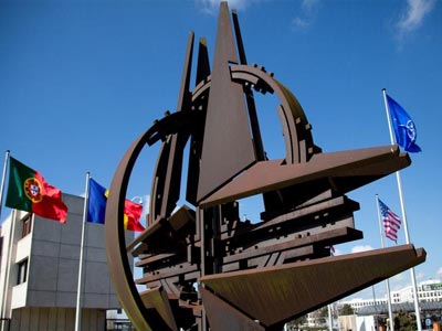 «Το ΝΑΤΟ χρησιμοποιεί την κρίση στην Ουκρανία για να γίνει πιο ελκυστικό»