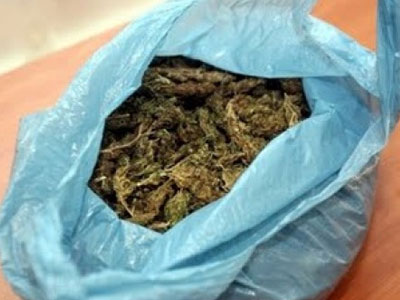 Μπαρούτι και χασίς σε τροχόσπιτο στο Κατάκολο