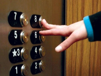 Έπεσε το ασανσέρ και κατέληξε στο κενό!